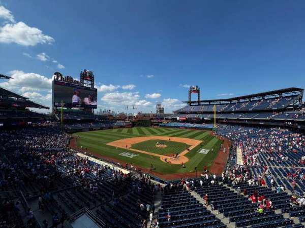 Citizens Bank Park, section: 224, row: 3, seat: 8
