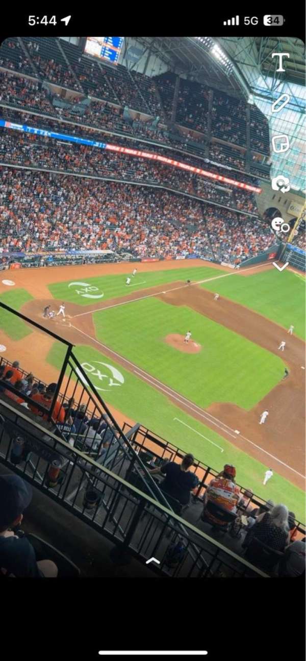 Daikin Park, section: 427, row: 4, seat: 5