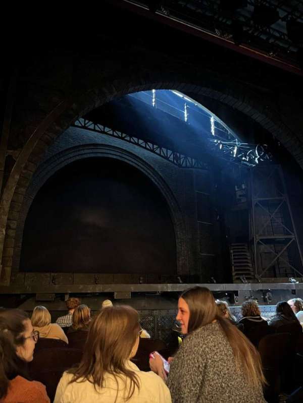 Lunt-Fontanne Theatre, section: Orchestra L, row: H, seat: 7