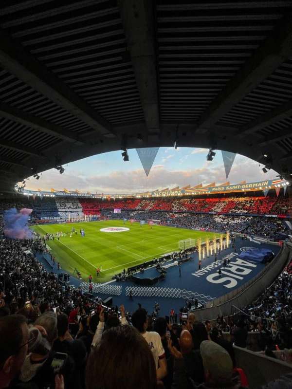 Parc des Princes, section: 324, row: 10, seat: 39