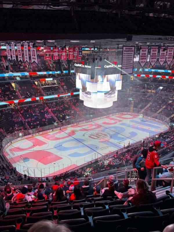 Capital One Arena, section: 430, row: Q, seat: 19