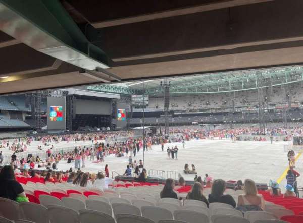 Marvel Stadium, section: L1-34, row: T, seat: 52
