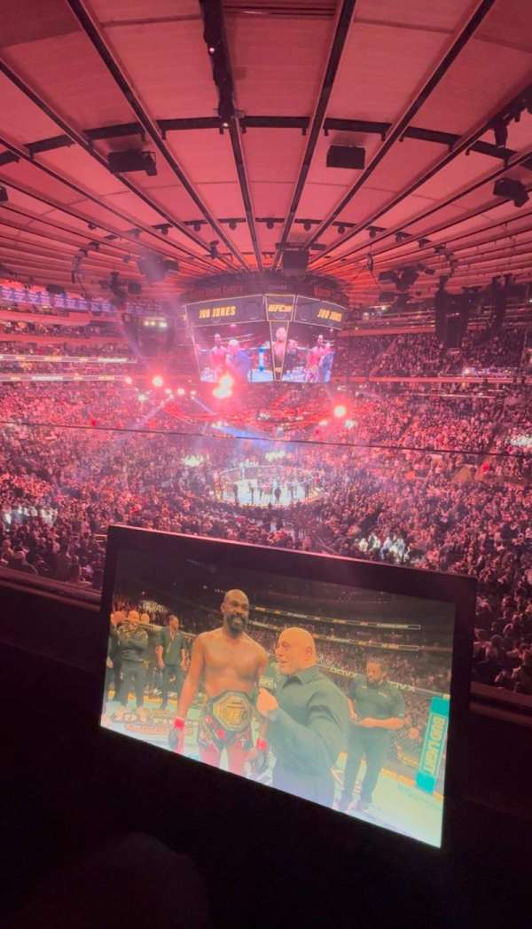 Madison Square Garden, section: 213, row: 1, seat: 15