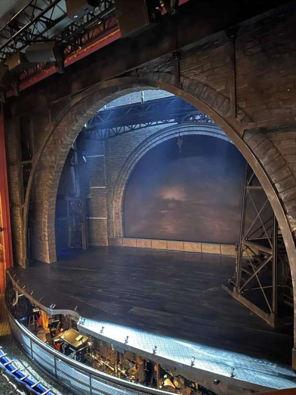 Lunt-Fontanne Theatre, section: RBOXA, row: A, seat: 3