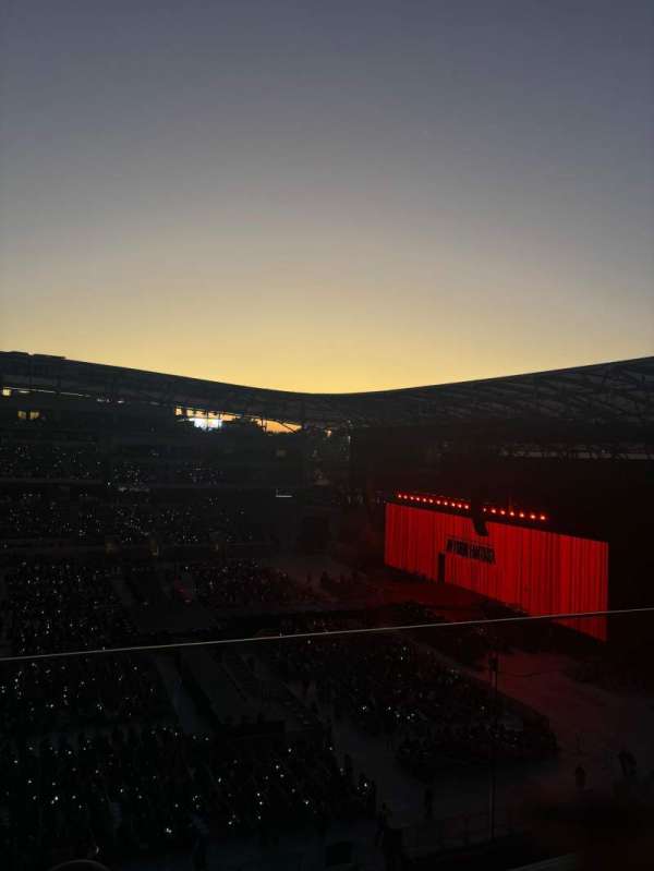 BMO Stadium, section: 212, row: m, seat: 1