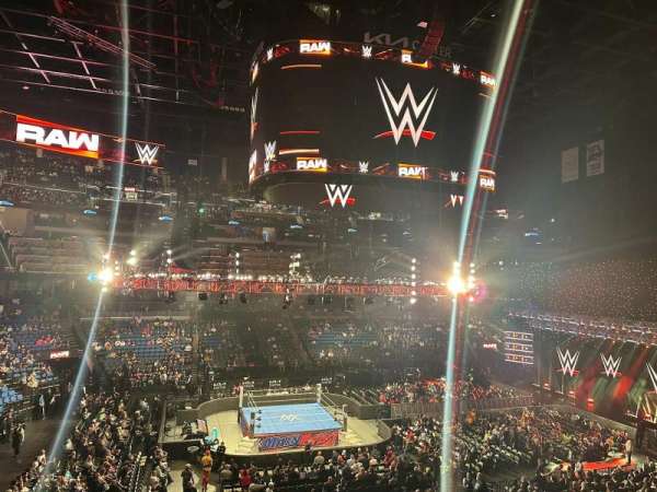 Kia Center, section: CLUB E, row: A, seat: 3