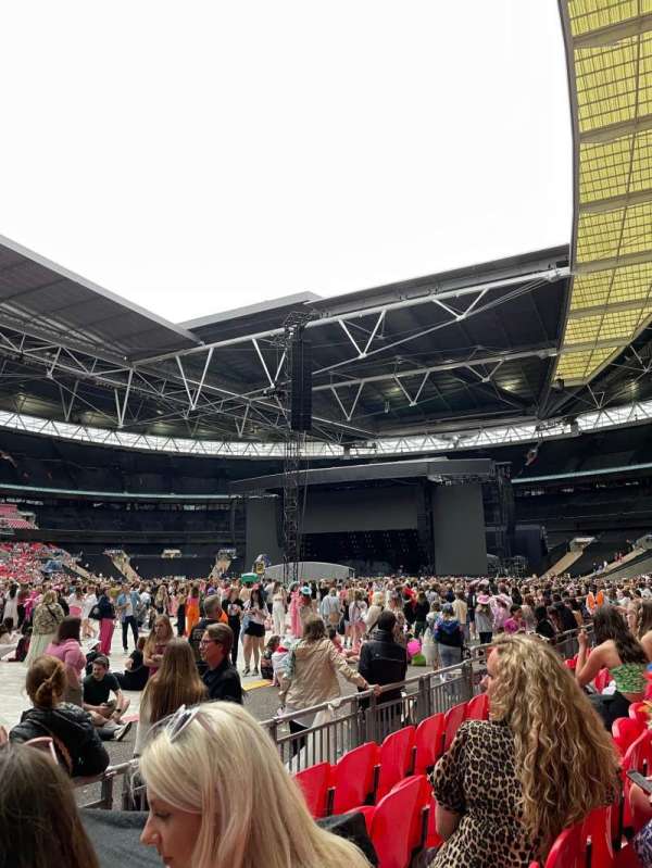 Wembley Stadium, section: 104, row: 4, seat: 43