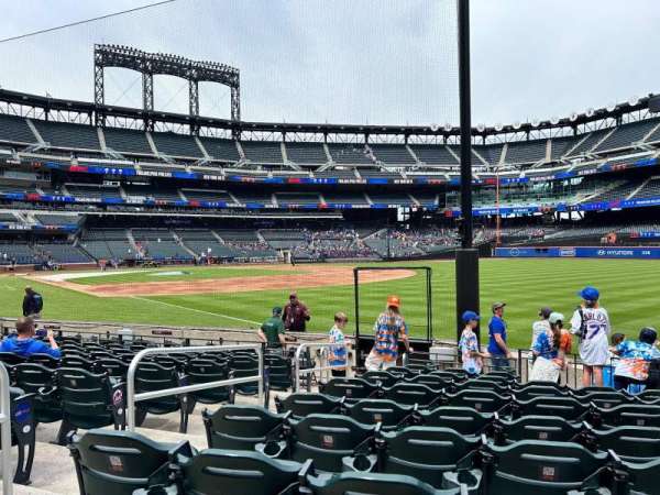 Citi Field, section: 107, row: 7, seat: 4