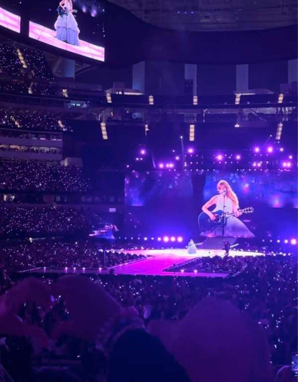 SoFi Stadium, section: 123, row: 12, seat: 18