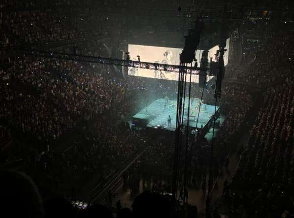 United Center, section: 324, row: 9, seat: 15-18