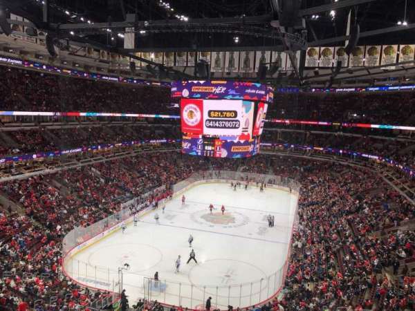 United Center, section: 325, row: 2, seat: 18
