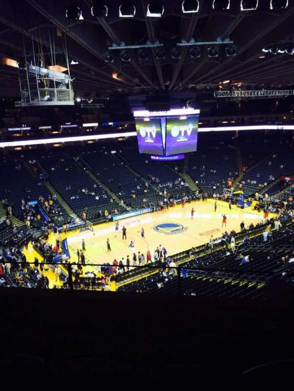 Oakland Arena, section: 220, row: 4, seat: 3