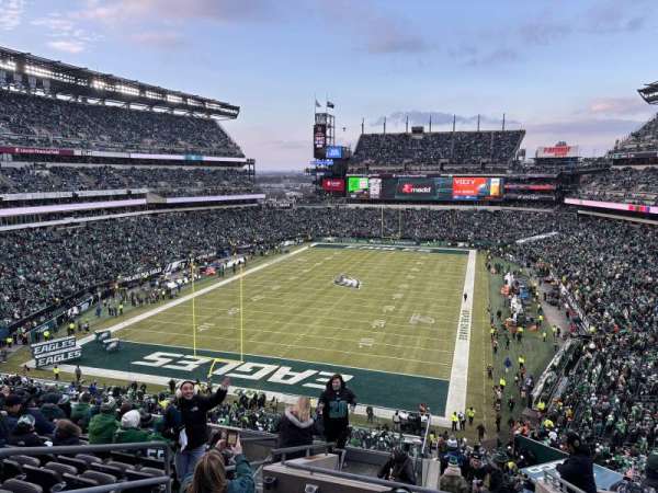 Lincoln Financial Field, section: M13, row: 15, seat: 30