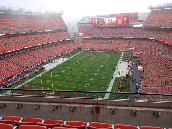 Huntington Bank Field, section: 623, row: 4, seat: 8