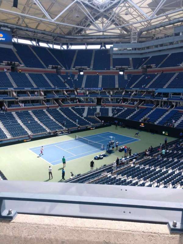 Arthur Ashe Stadium, section: 124, row: A, seat: 7