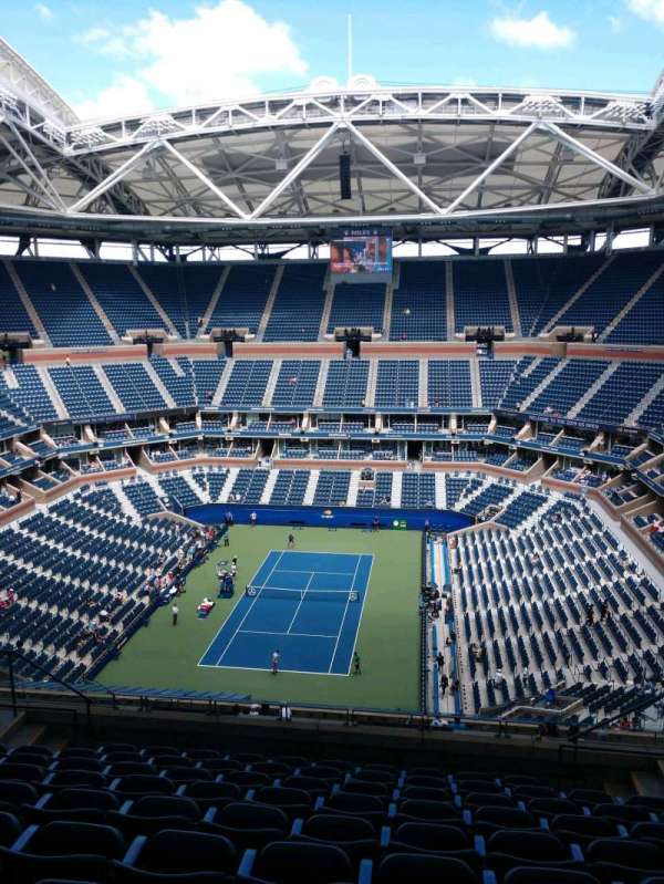 Arthur Ashe Stadium, section: 302, row: J, seat: 7