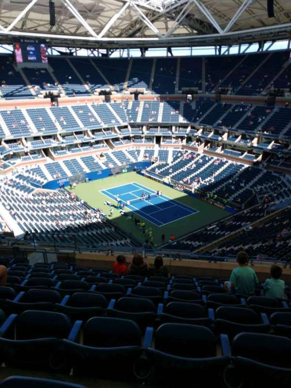Arthur Ashe Stadium, section: 337, row: M, seat: 10