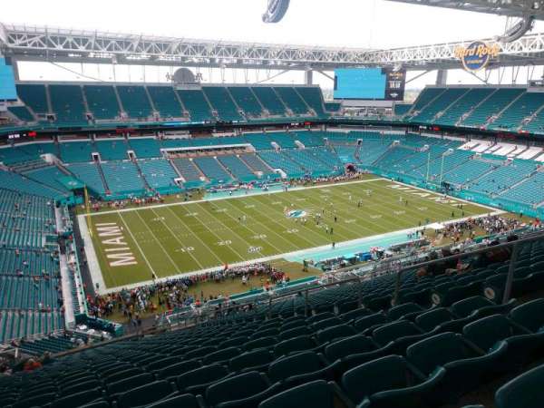 Hard Rock Stadium, section: 323, row: 30, seat: 8