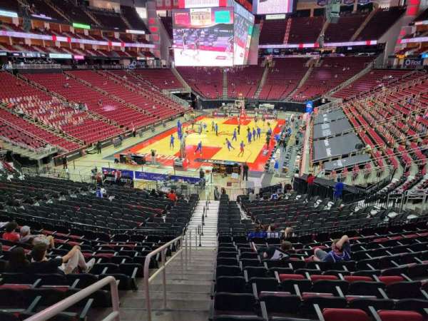 Toyota Center, section: 125, row: 26, seat: 28
