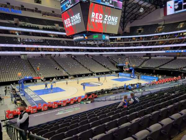 American Airlines Center, section: 121, row: V, seat: 1