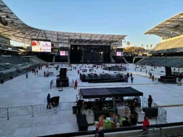 BMO Stadium, section: 124, row: L, seat: 10