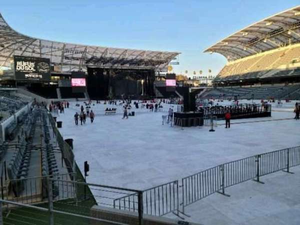 BMO Stadium, section: 125, row: F, seat: 18
