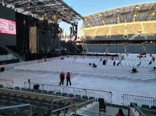 BMO Stadium, section: 133, row: H, seat: 15