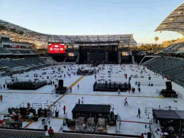 BMO Stadium, section: 221, row: E, seat: 14