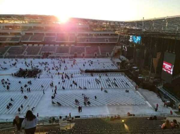BMO Stadium, section: 210, row: W, seat: 20