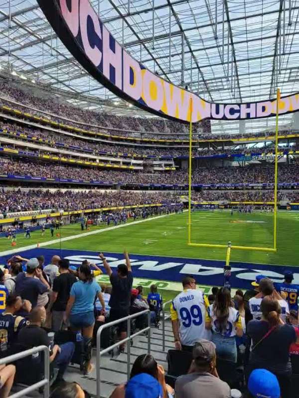 SoFi Stadium, section: 103, row: 10, seat: 19