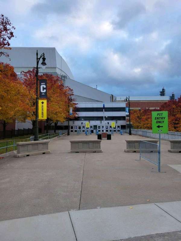 Ford Field, section: Gate C
