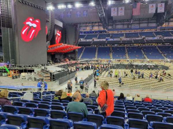 Ford Field, section: 105, row: 15, seat: 10