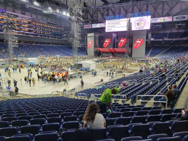 Ford Field, section: 121, row: 22, seat: 5