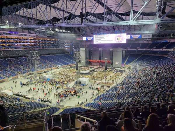 Ford Field, section: 323, row: 9, seat: 5