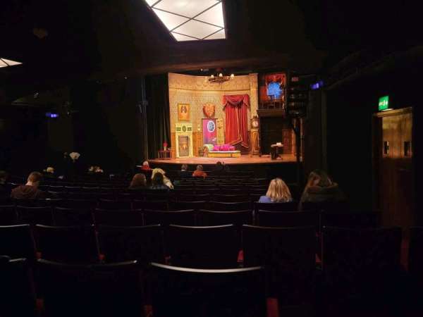 Duchess Theatre, section: Stalls, row: O, seat: 1