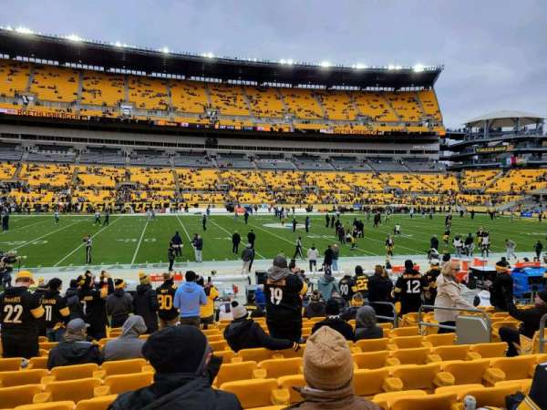 Acrisure Stadium, section: 133, row: M, seat: 8