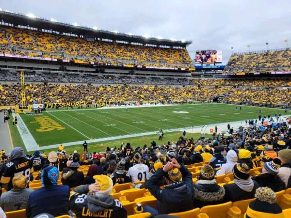 Acrisure Stadium, section: 107, row: EE, seat: 18