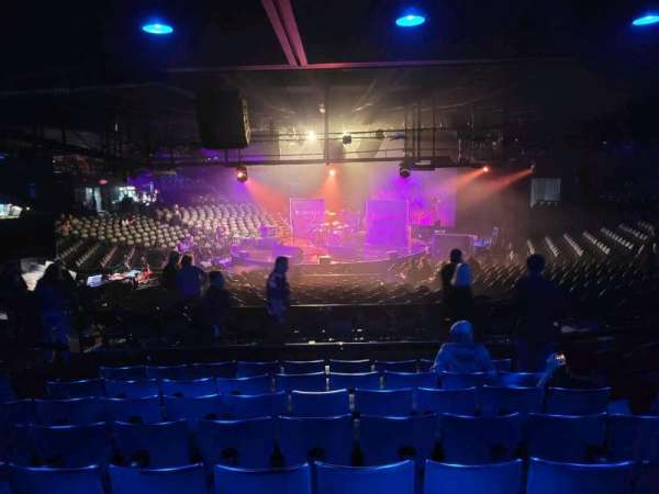 Celebrity Theatre, section: b6, row: 22, seat: 6