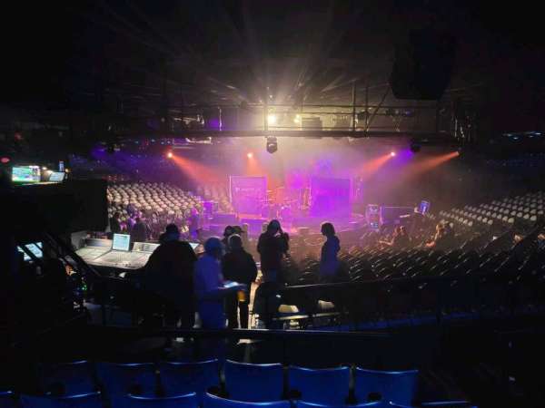 Celebrity Theatre, section: b7, row: 19, seat: 3