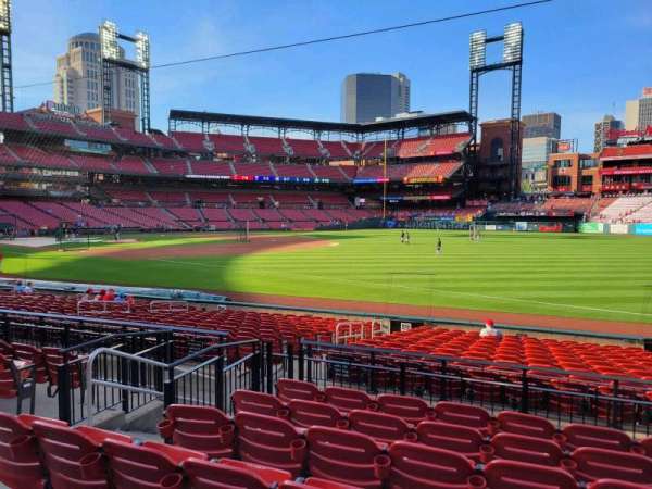 Busch Stadium, section: 136, row: 7, seat: 7