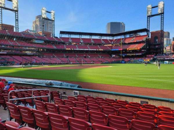 Busch Stadium, section: 137D, row: h, seat: 8
