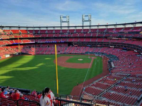 Busch Stadium, section: 370, row: 12, seat: 17