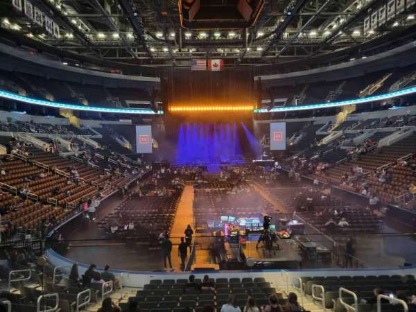 Enterprise Center, section: 110, row: r, seat: 4