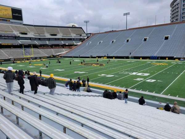 Kinnick Stadium, section: 124, row: 21, seat: 10