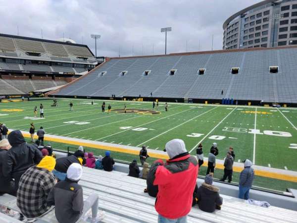 Kinnick Stadium, section: 125, row: 16, seat: 10