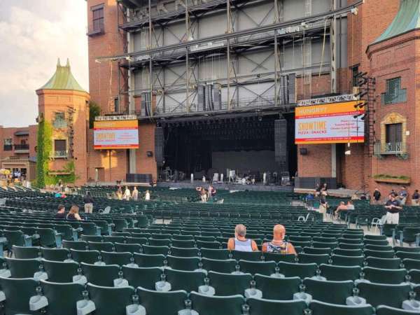 Starlight Theatre, section: plaza 4, row: q, seat: 10