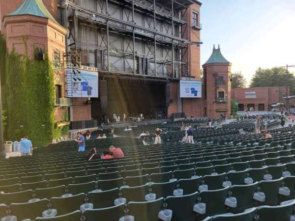 Starlight Theatre, section: plaza 7, row: r, seat: 16