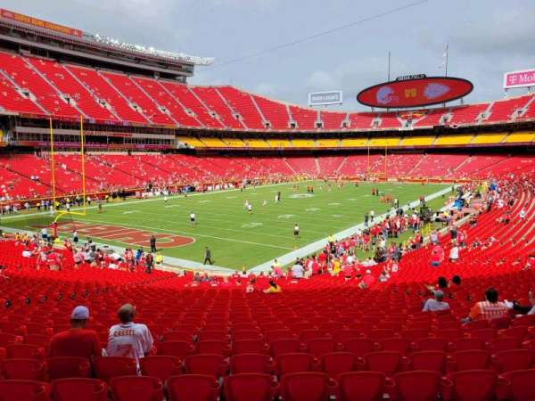 Arrowhead Stadium, section: 107, row: 33, seat: 10
