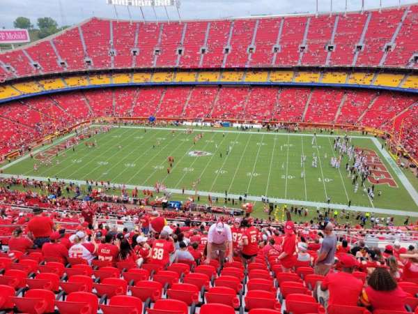 Arrowhead Stadium, section: 322, row: 30, seat: 10