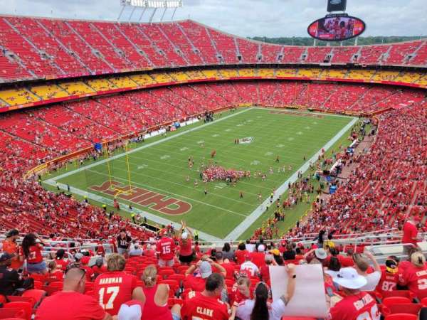 Arrowhead Stadium, section: 332, row: 19, seat: 12